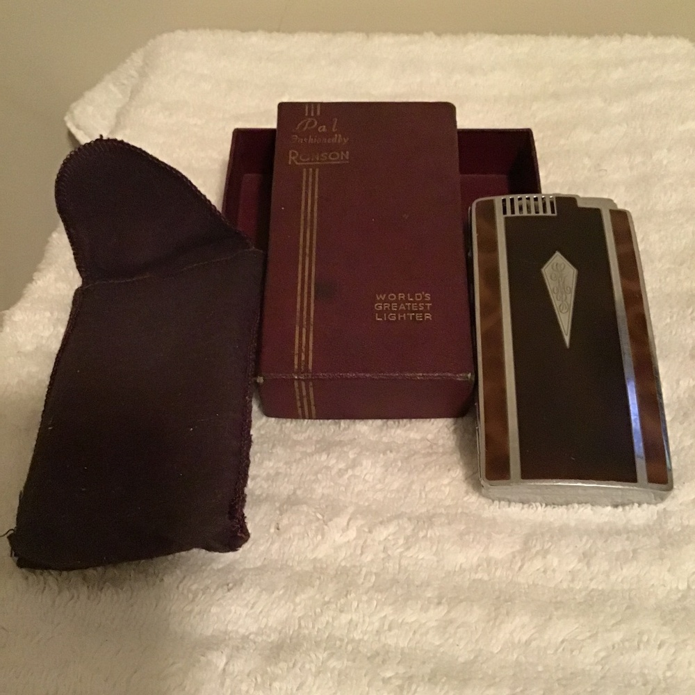 🔥 offers, Vintage Ronson lighter, see pics, great cond, enamel chip on back